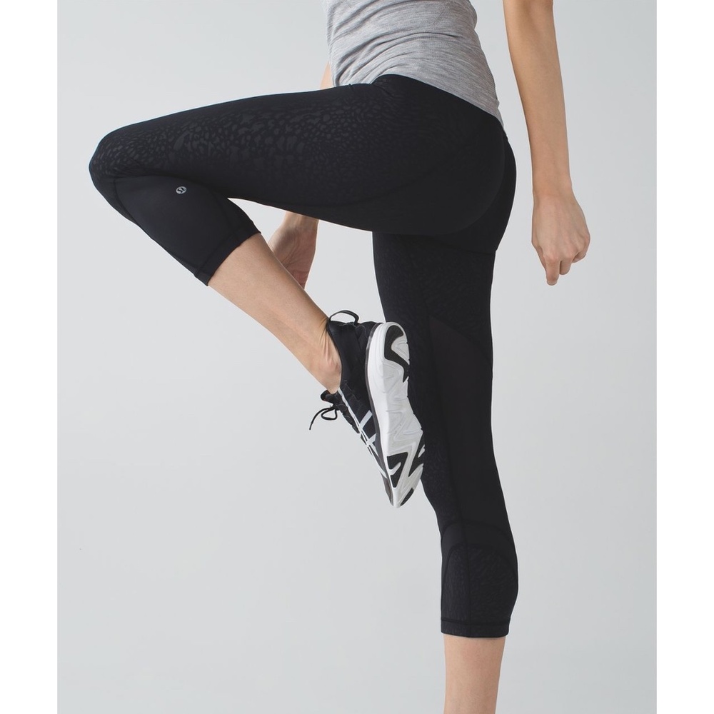 Lululemon Run Inspire Crop II Block-It Pocket